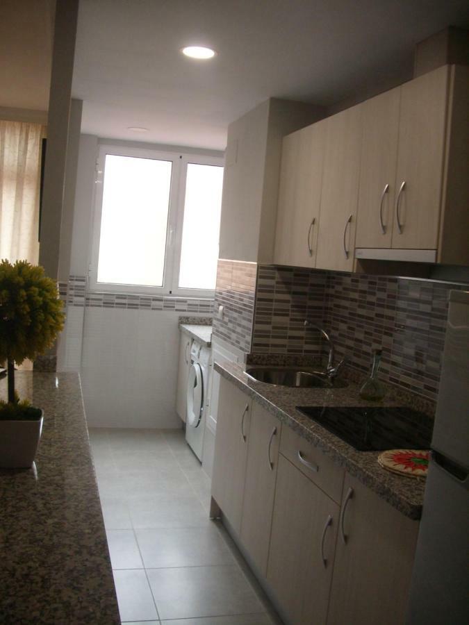 Paseo Maritimo De Poniente Apartment มาลากา ภายนอก รูปภาพ